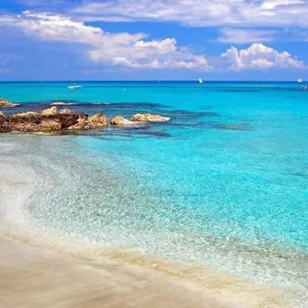 Rent Your Dream Holiday On The Beach, 1209 Willa